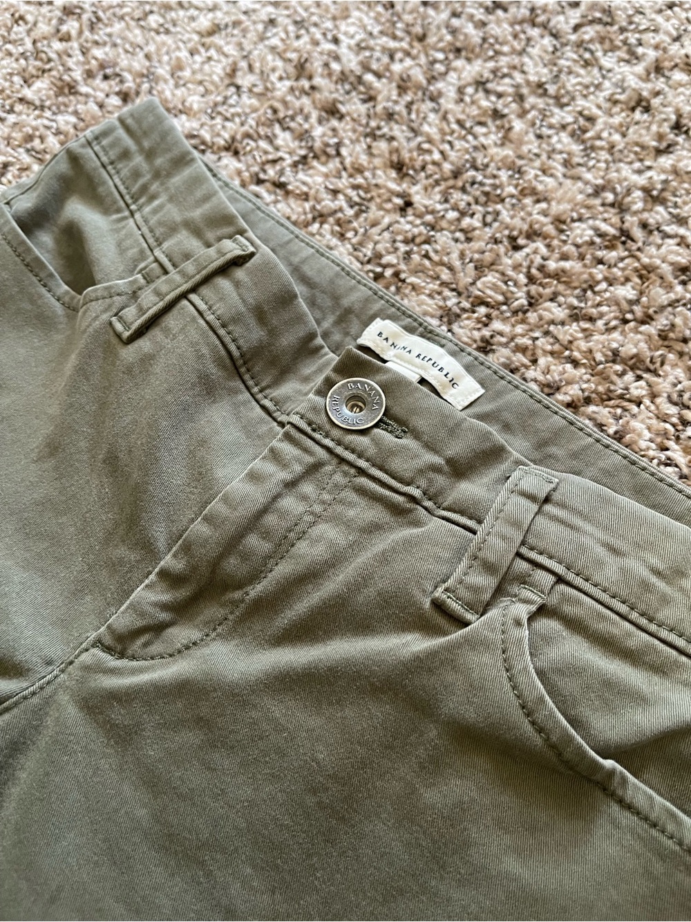 Banana Republic Olive Green Flare Leg Pants Women's Size 2 Stretch Chino Trouser - Picture 3 of 13